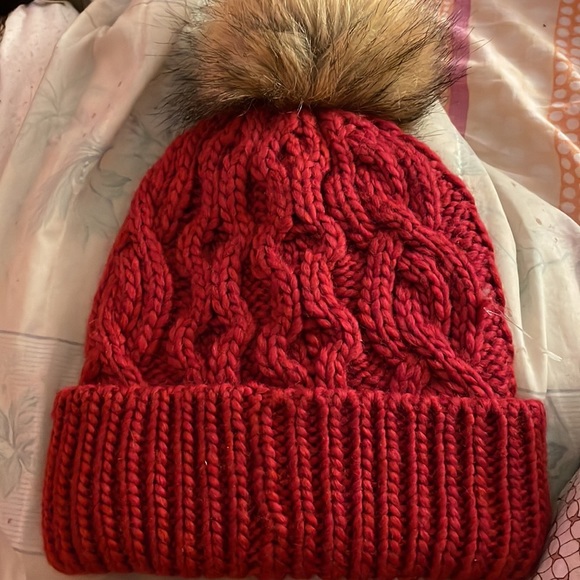Red fella winter hat - Picture 3 of 3